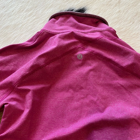 Lululemon Kriss Cross 1/2 Zip Women's 8 Pink Striped Performance Pullover Top - Picture 7 of 11